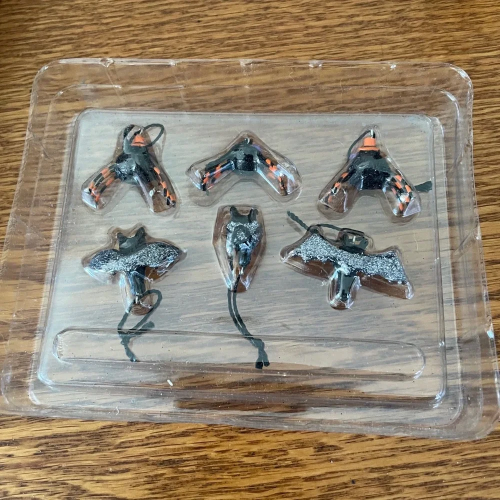 HALLMARK Keepsake Set of 6 Spooky Spiders and Bats Miniature Halloween Ornaments - Picture 5 of 7
